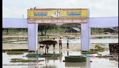 The discreet charm of the subaltern godmen