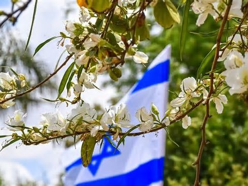 Israel conmemora a las víctimas del Holocausto bajo la sombra de una nueva masacre