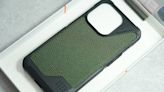 有杜邦 Kevlar 防彈纖維材質打造還有超強磁力與軍規防摔設計！UAG iPhone 15 Pro手機殼開箱篇