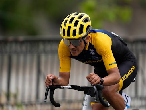 Ciclista Richard Carapaz acusa a la Federación de Ecuador no querer llevarlo a París 2024 - El Diario NY