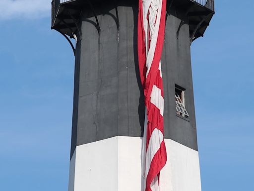 Tybee lighthouse lens shatters shortly after restoration; still safe to climb