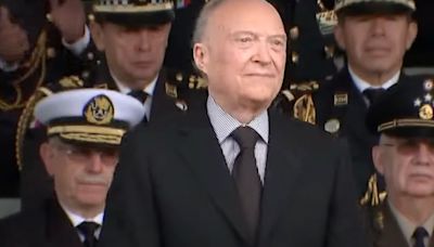 Fiscal Alejandro Gertz Manero reaparece en público junto a AMLO en ceremonia de la Guardia Nacional