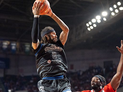 With Rajon Rondo and Willie Cauley-Stein, La Familia shows new weapons in win vs The Ville