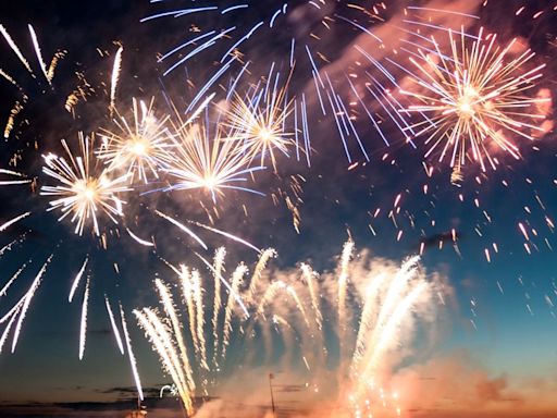 Where can you watch the 4th of July fireworks in Hampton Roads?