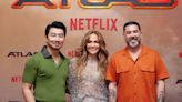 Jennifer López, Simu Liu y Brad Peyton dieron detalles exclusivos de “Atlas”, la nueva película de Netflix