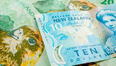 NZD/USD Price Analysis: Continues losing streak amid firm US Dollar