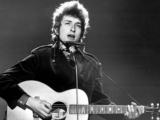 Bob Dylan is a songwriting great – and his acoustic guitar approach defined the folk sound