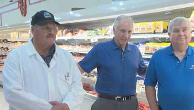 2 Piggly Wiggly employees celebrate 50 years at same location - with no signs of stopping