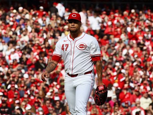 Reds trade Opening Day starter to division-leading Brewers