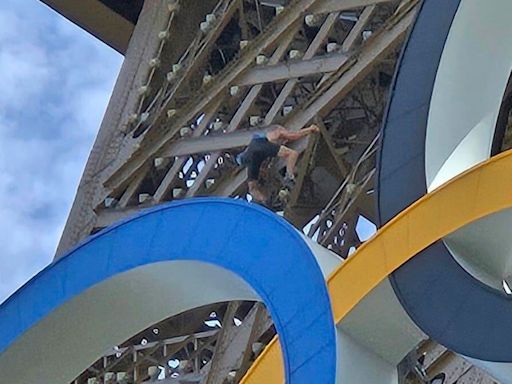 Eiffel Tower climber released, under investigation