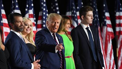 Hijo menor de Donald Trump emerge para asumir papel activo en el Partido Republicano
