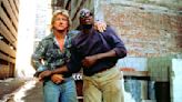 They Live Made Roddy Piper And Keith David 'Beat The Hell' Out Of Each Other - SlashFilm