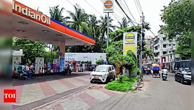 Goons attack staff, damage vehicles at Behala CNG station | Kolkata News - Times of India
