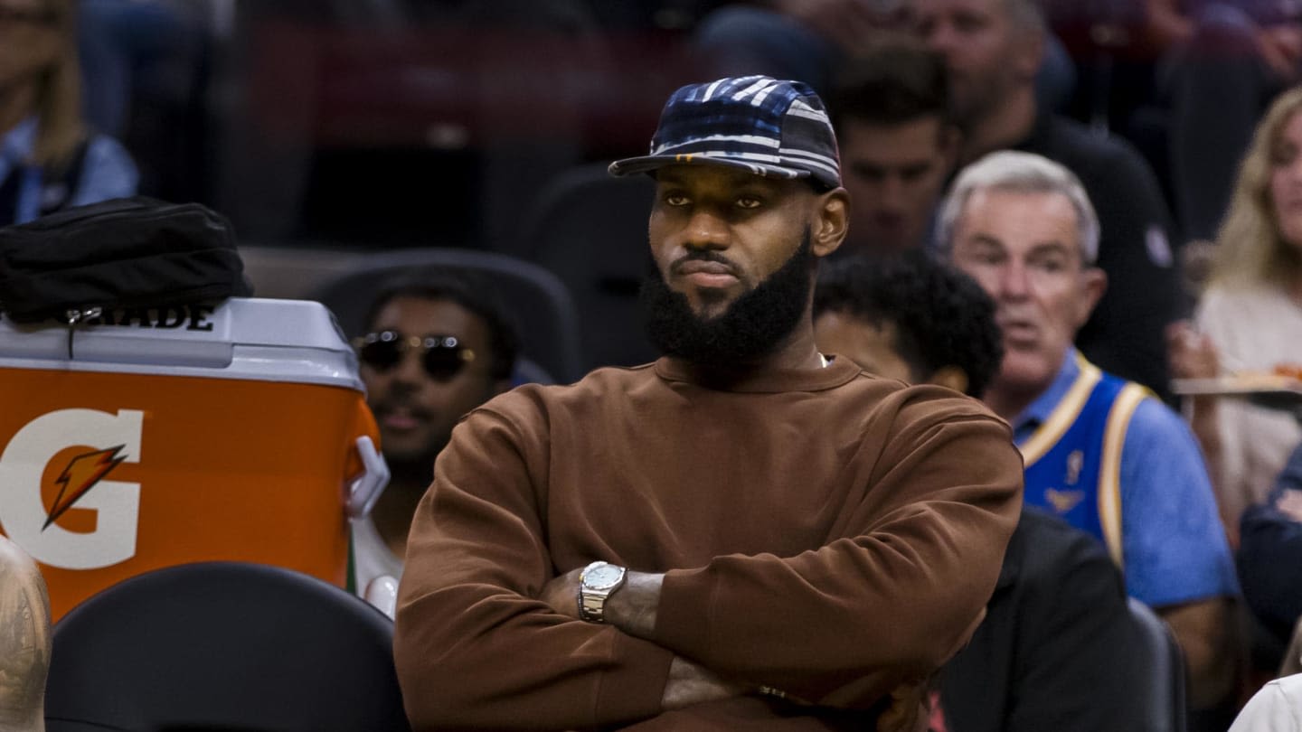 WATCH: LeBron James Returns To Cleveland, Sits Courtside For Cavaliers, Celtics Game 4