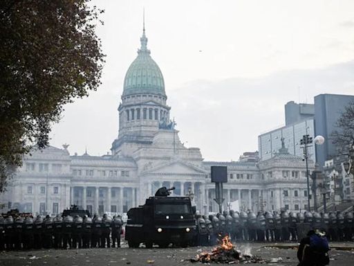 Patricia Bullrich habló de un intento de “golpe de Estado moderno” y anticipó que denunciarán a los manifestantes por sedición