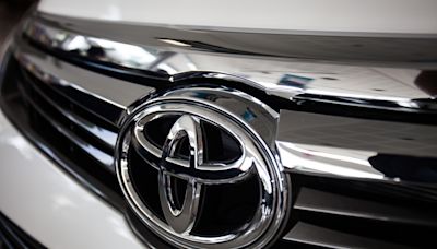 Jim Cramer Recommends Investors to Stay Away from Toyota Motor Corp (NYSE:TM)