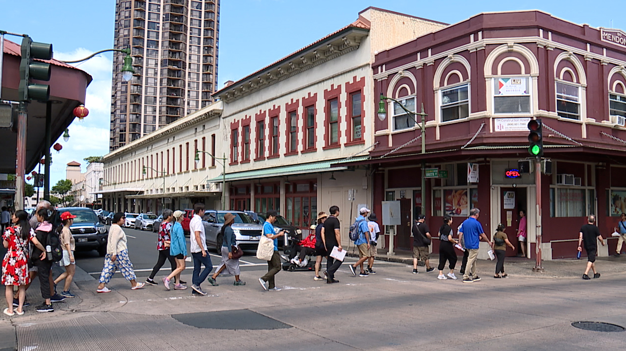 Residents support Chinatown shops after days-long outage