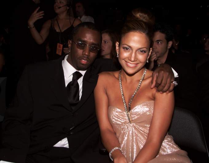 Photo of Jennifer Lopez in Bed With Sean 'Diddy' Combs Goes Viral