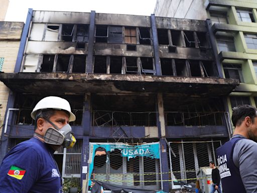 巴西無牌旅館深夜大火 釀至少10死13傷