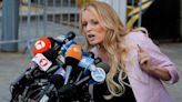 Fiscalía llama a la actriz porno Stormy Daniels como testigo en el juicio a Trump