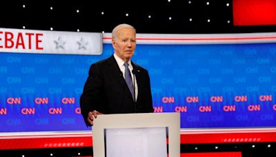 Demócratas se apresuran a contener daños del debate vacilante de Biden, que acentúa temores sobre su edad