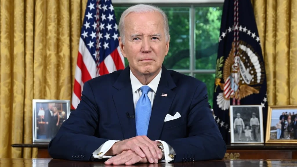 Biden Calls to ‘Lower the Temperature’ While Also Invoking Jan. 6 Attacks in Post-Trump Shooting Address | Video