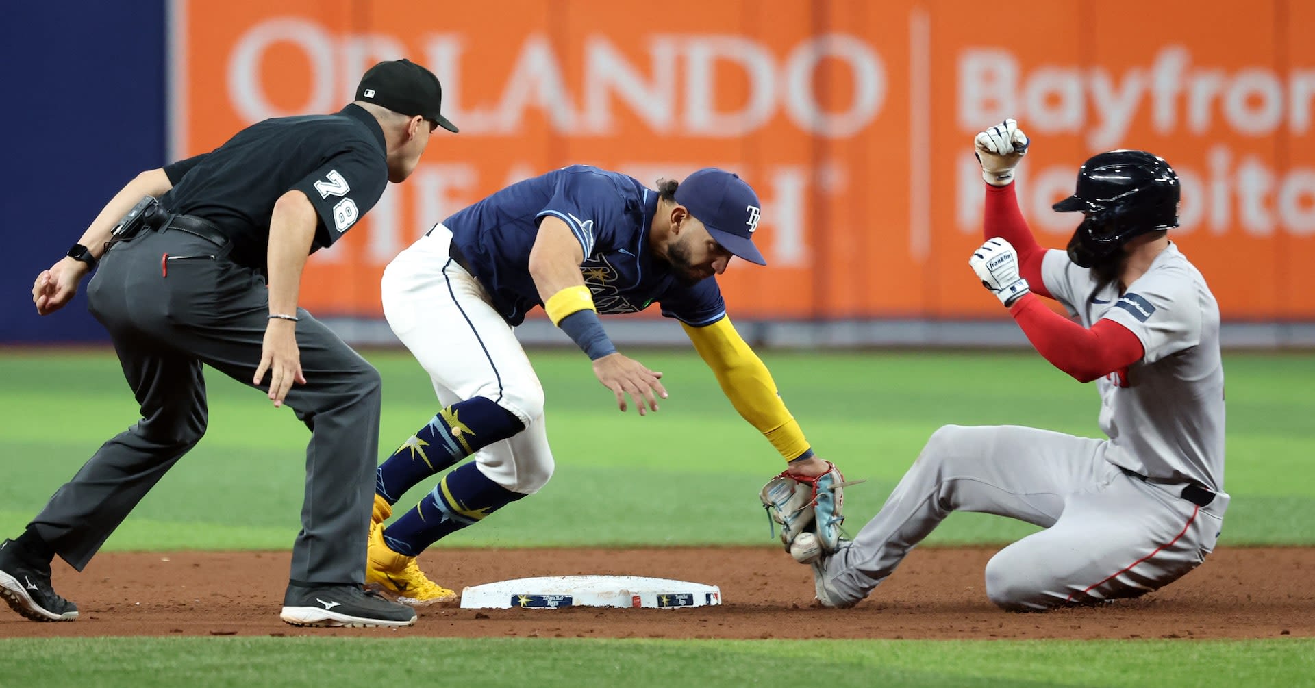 MLB roundup: Rafael Devers pushes HR streak to 6, Red Sox top Rays