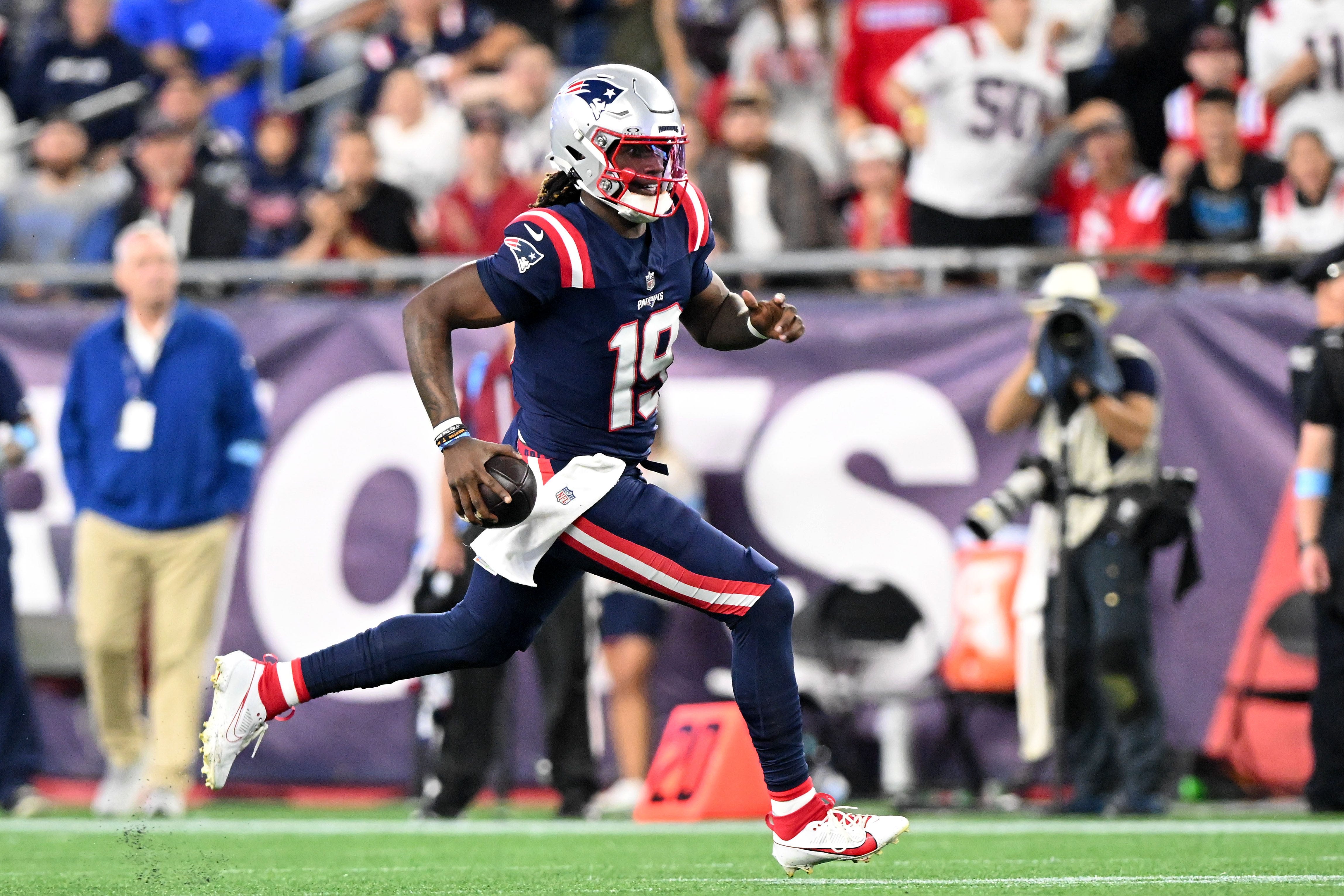 How Tennessee quarterback Joe Milton stole the show for Patriots in NFL debut