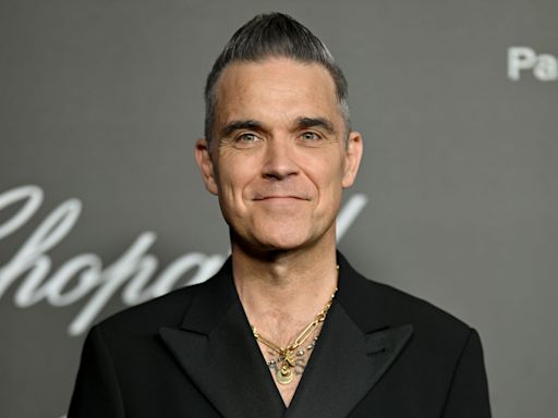 Robbie Williams presenta en Barcelona obras de arte inéditas inspiradas en la salud mental