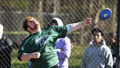 Walpole boys’ track pulls away late to capture Division 3 Relays title - The Boston Globe