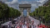 Organizan un enorme picnic en los Campos Elíseos, la avenida más famosa de París