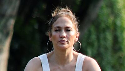 Jennifer Lopez still wears wedding ring on solo anniversary bike ride