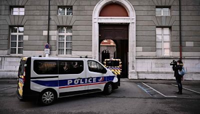 La policía abate en Francia a un hombre armado que quería quemar la sinagoga de Ruan