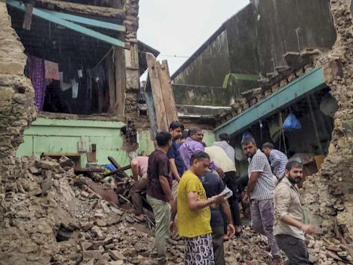 Woman, her 2 granddaughters killed as 3-storey building collapses in Gujarat; 5 rescued