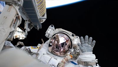 Así es el día a día de un astronauta en el espacio: “Nos piden que les enviemos salsa Tabasco porque la comida allí pierde sabor”