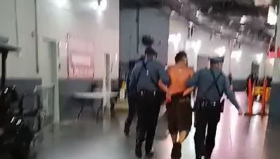 El momento en el que se llevaron detenido a un hincha argentino tras el triunfo de la selección