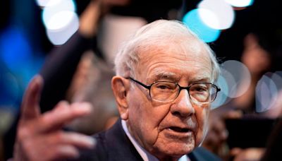 Pipelines, telcos, industrials? Here's what Canadian companies Warren Buffett might like