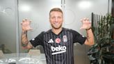 Video: Immobile greeted by excited Besiktas fans in Istanbul