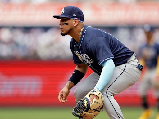 MLB trade deadline: Cubs 'thread the needle,' make first surprising move of the deadline with acquisition of Isaac Paredes