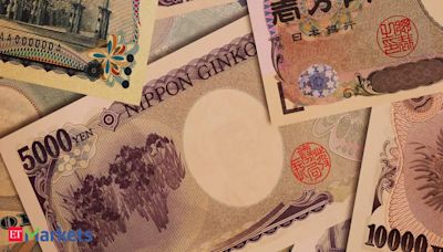 Yen hits 38-year low, Nikkei surges as Trump risk buoys US yields