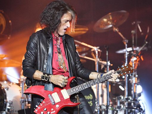 Here’s how to sound like Joe Perry, by our man on the inside, guitar tech Darren Hurst