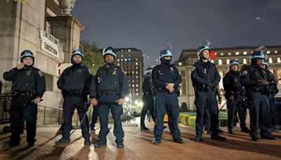 New York police storm Columbia University again to remove anti-war student protesters; over 100 held