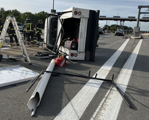 Mass. man dies after fiery rollover crash at toll plaza on I-95 in Hampton, N.H. - The Boston Globe