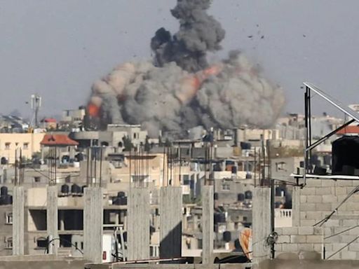 Después de ordenar a los civiles que evacúen, Israel bombardeó 50 objetivos de Hamas en Rafah