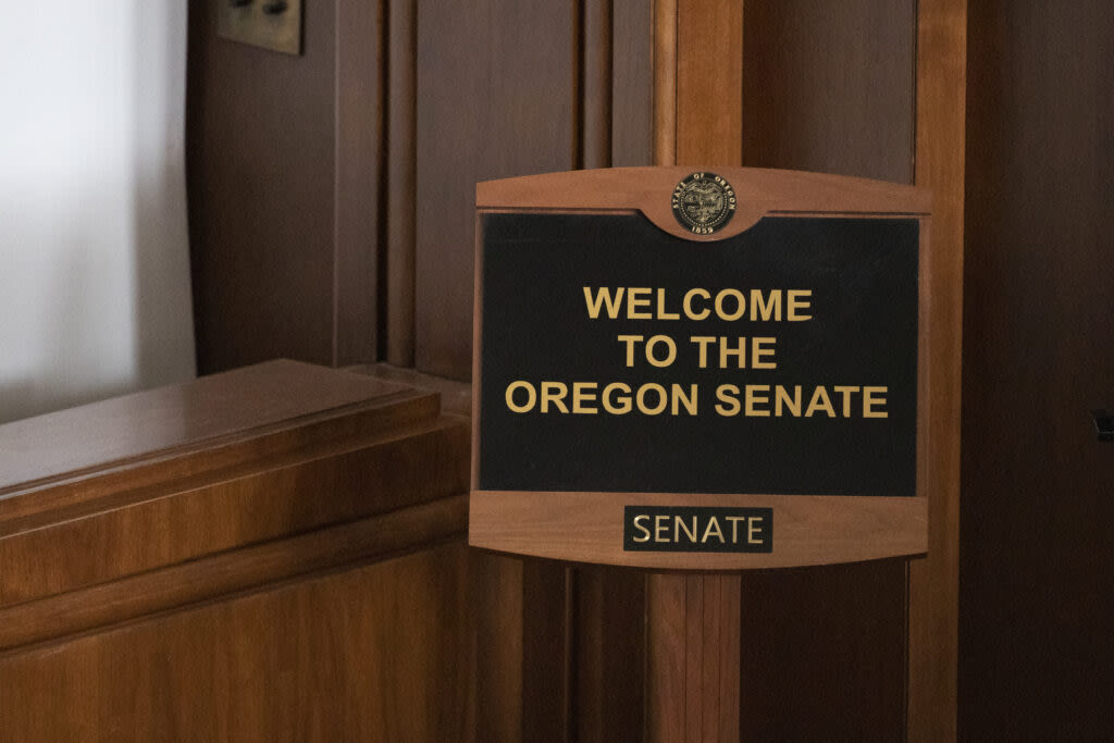 Republicans from eastern, southern Oregon choose different styles in Senate primaries