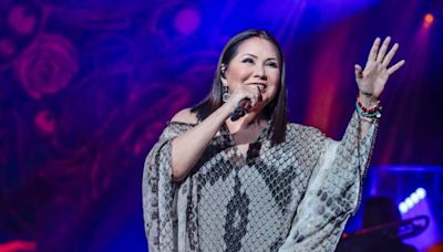 'No abandoné el escenario, dejen de meter cizaña', Ana Gabriel tras concierto en Puebla