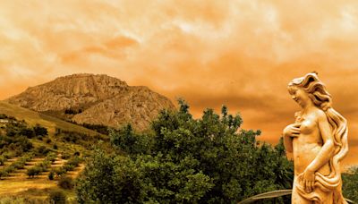 Galería: El cielo de Atenas se tiñe de naranja por las nubes de polvo del Sáhara