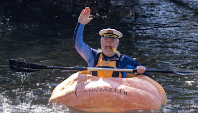 Watch Australian Popeye paddling down river in giant pumpkin named after Game Of Thrones character