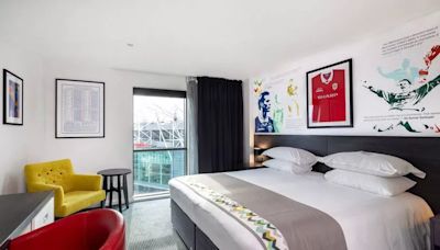 Ryan Giggs and Gary Neville unveil Man United '99 treble themed bedrooms at Hotel Football