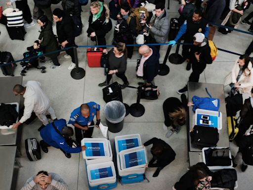 Proposed bill would ban Clear users from skipping security lines at California airports